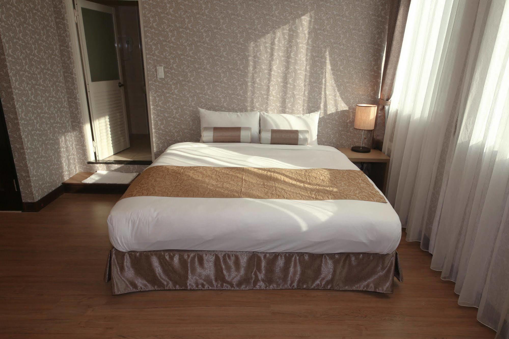Finders Hotel Hualien Wen Hua Экстерьер фото